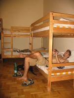 Michal relaxuje na hostelu